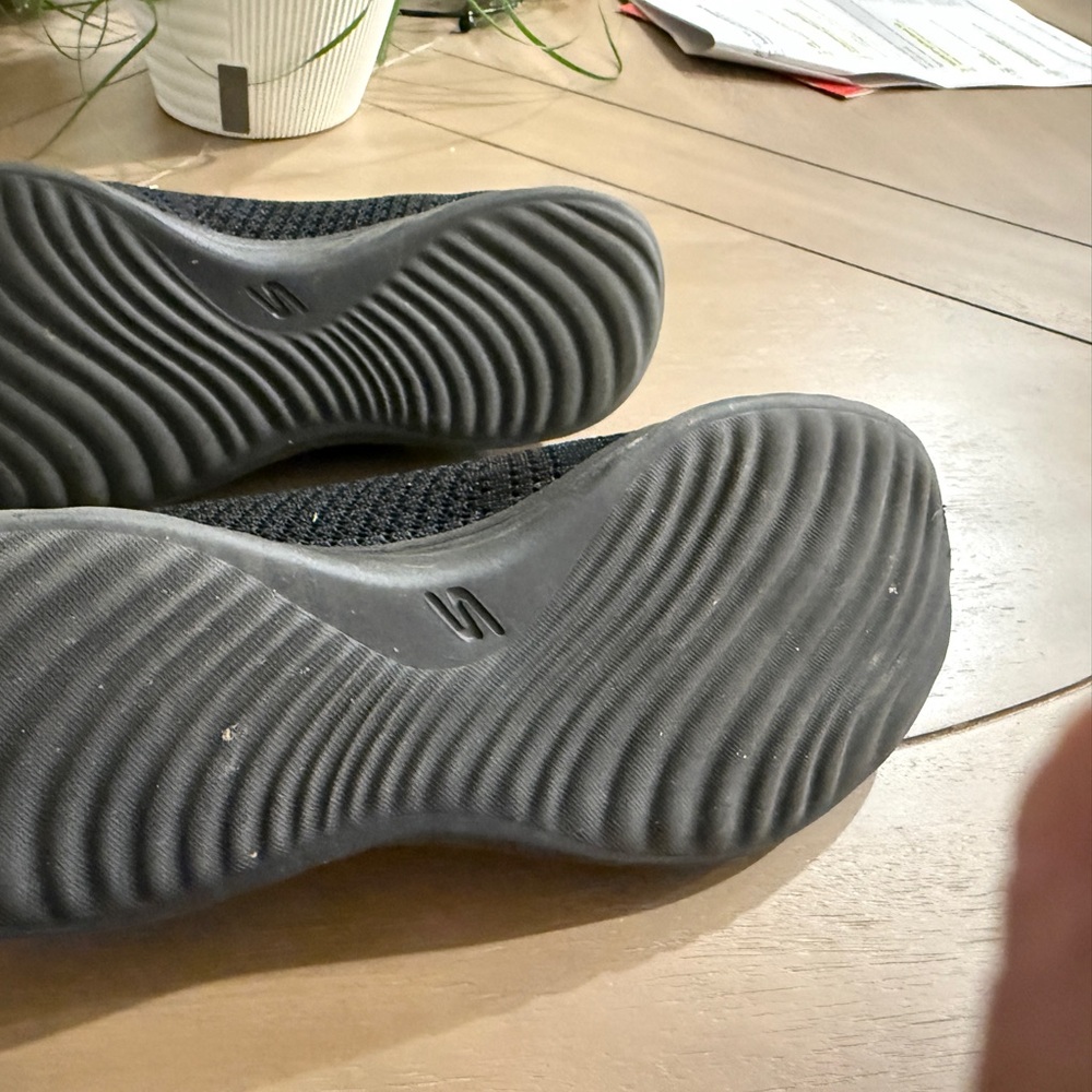 Skechers Women's Black Knit Flats - Picture 11 of 14